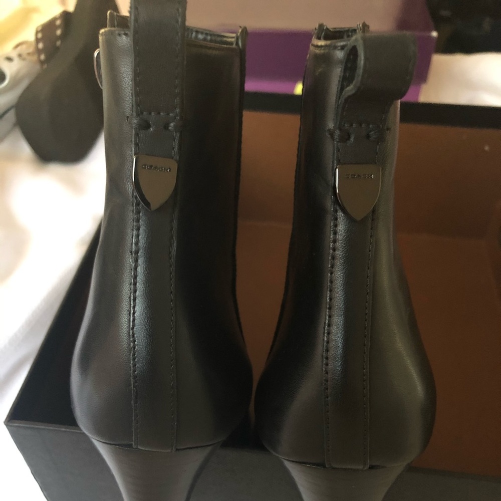 Coach Women’s black boot size 7